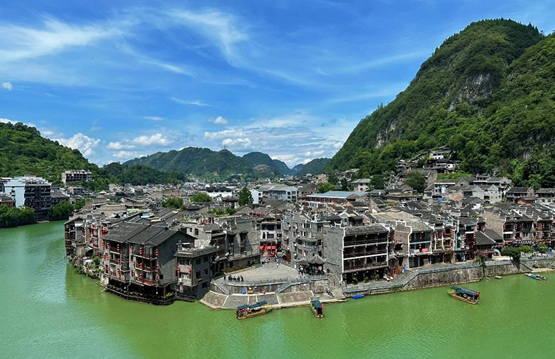 China travel guide Guizhou Zhenyuan ancient town tour.jpg