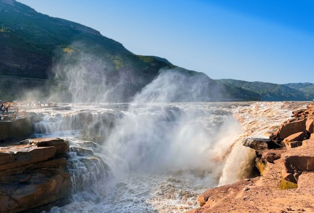 travel guide China Shaanxi spectacular landscape Hukou Waterfall.jpg