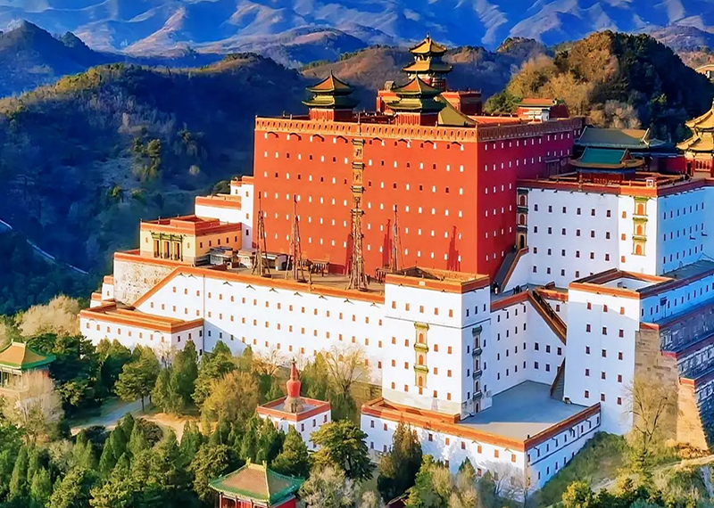 Tour guide to China Hebei Chengde Shanzhuang Putuo Zongcheng Temple.jpg