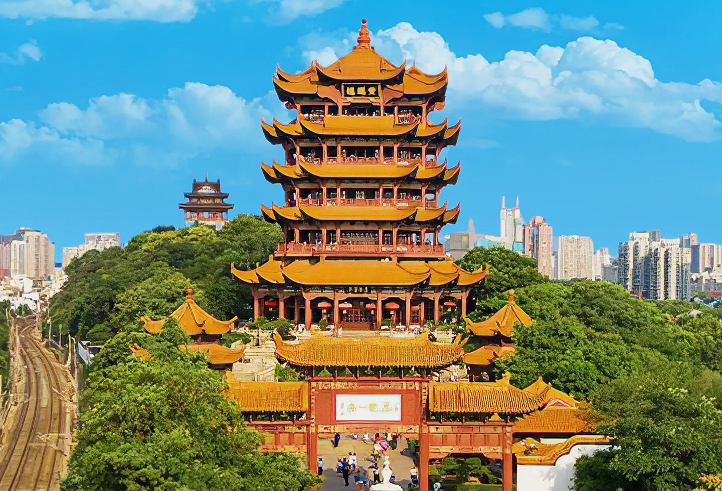Travel to China Hubei Wuhan City Huanghelou.jpg